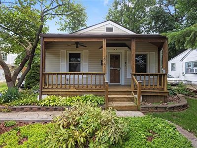 637 S Huttig Ave