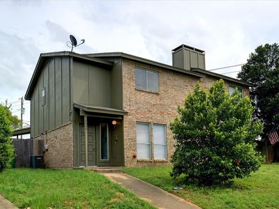 Property at 2239 Chase Ct, Dalworthington Gardens, TX