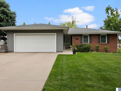 6111 Fleetwood Dr