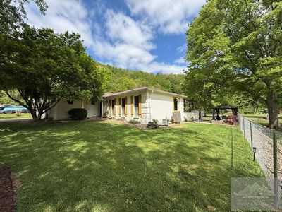 54 Demra St
