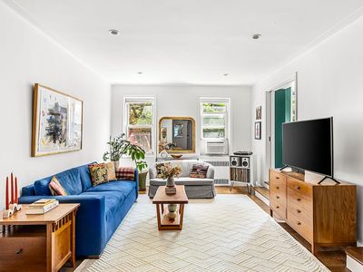 25 Plaza St W APT 2J