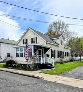 10 Front St