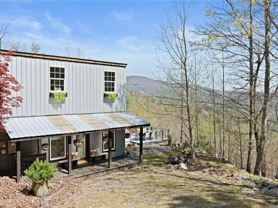 3086 Summit Road