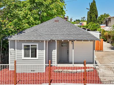4901 Parker Ave