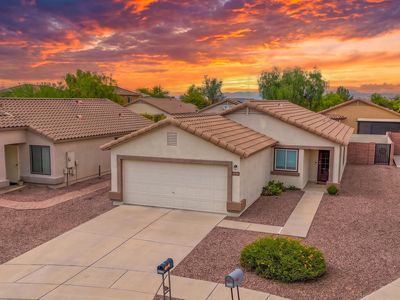 2052 W Silver Honey Pl