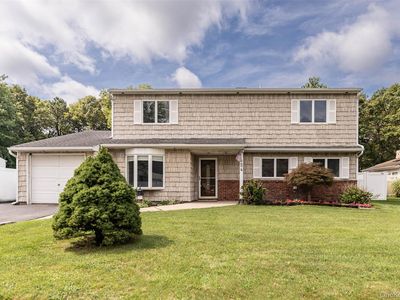 Property at 24 Gainsborough Road, Holbrook, NY