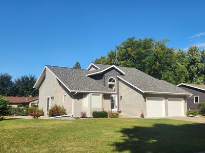 Property at 512 Galles Dr, Redwood Falls, MN