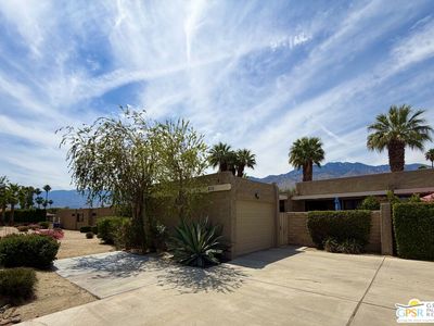815 N Cerritos Dr