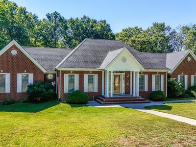 3095 Hill Springs Dr