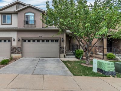 2539 N Cypress Way W