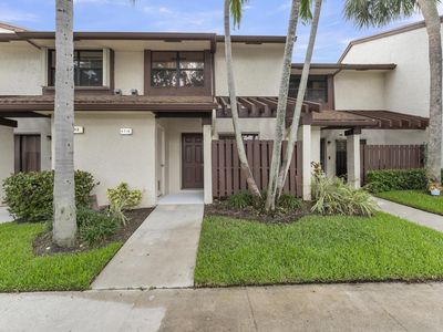 4314 Carambola Circle N