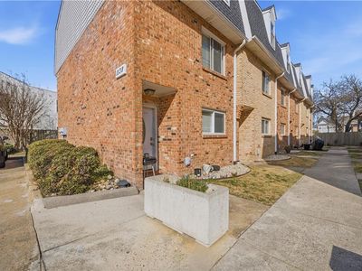 1138 Hillside Ave #E