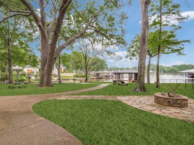8 Southshore Cir