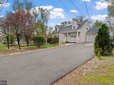 168 Fairfax Dr
