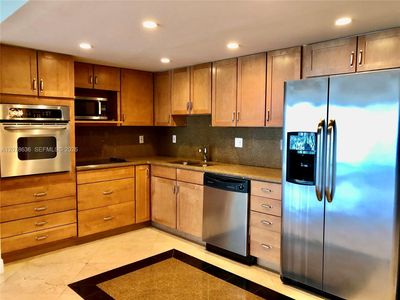 19390 Collins Ave APT 1206
