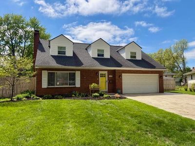 1349 Redwood Ct