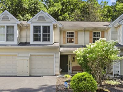 Property at 297 Commons Dr, Oakmont, PA