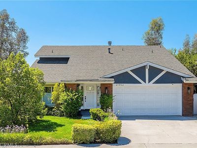 21902 Grovepark Dr