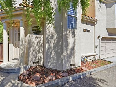 102 Dot Ave
