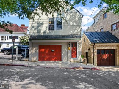 16 Dean St