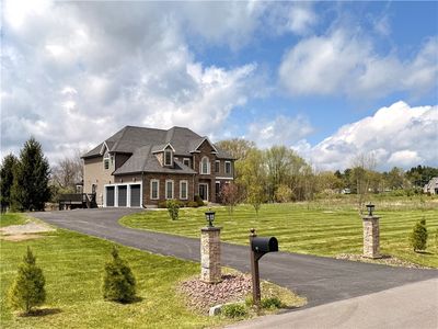 26 Ridgeview Ln