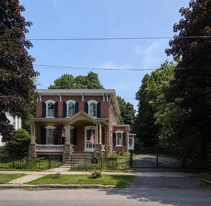 50-52 Washington St