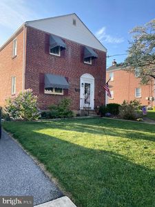 33 Richard Ave
