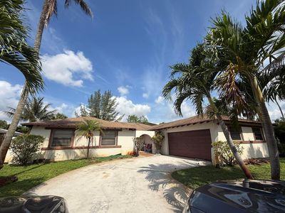 915 Ryanwood Drive