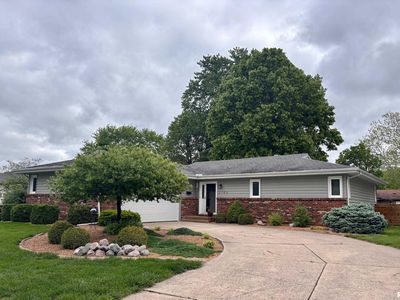 2704 Interlacken Dr