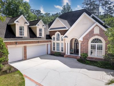 51 Crestwood Drive