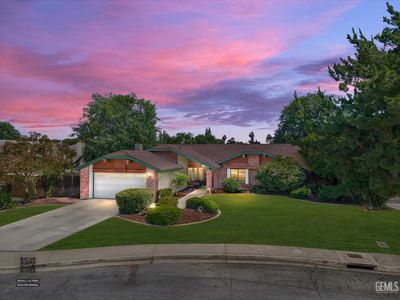 7204 Lacoste Ln