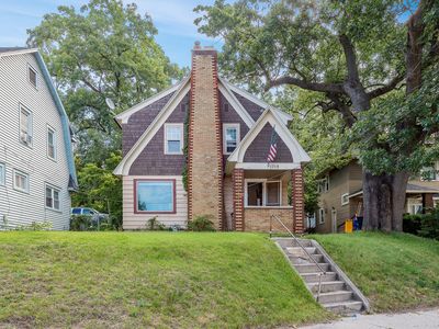 1718 Kalamazoo Ave SE