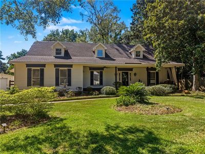 914 Beau Chene Dr