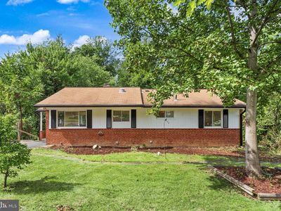 7028 Bradley Cir