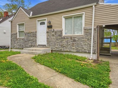 1143 Loretta Ave