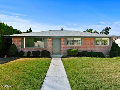702 W Cherry Ave
