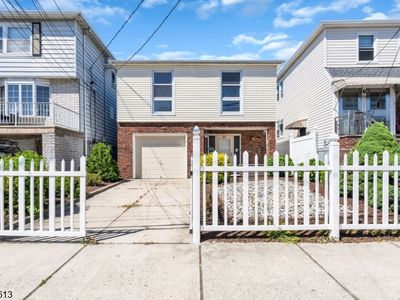 23 Colonial Dr