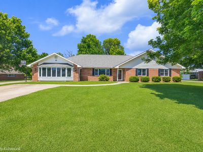 1044 Apple Mdws