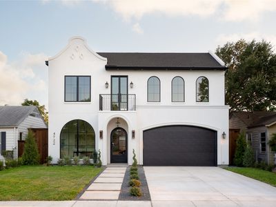 4722 Cowan Ave