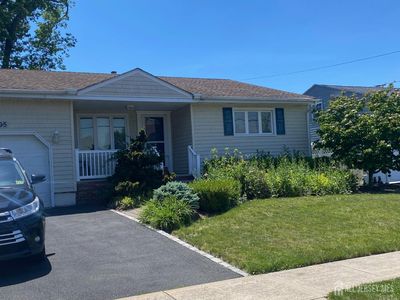 95 Jeffery Rd