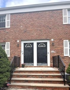 19 Dartmouth Ave BLDG 19 #2B