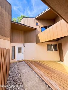 1122 ROMAINE Circle E