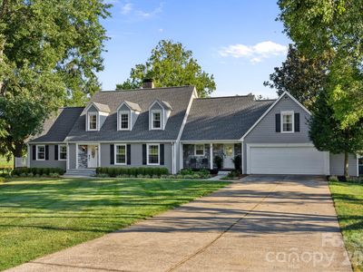 2593 Birdie Ln NE