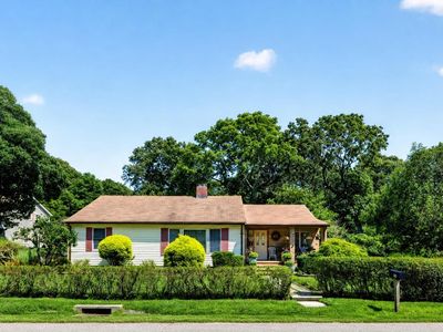 35 Biltmore Dr