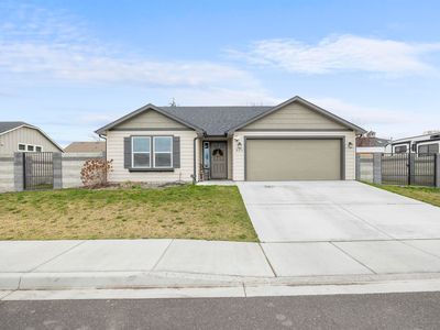 Property at 620 Pappys Way, Grandview, WA