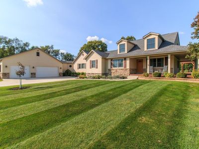 8270 Windy Hollow Rd