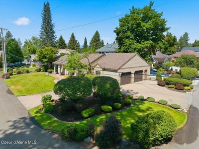 1657 E Club Ln