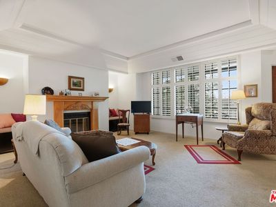 10866 Rose Ave Unit 203
