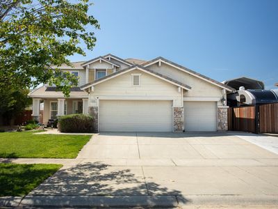 5600 Stonehaven Dr