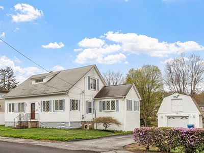 52 Woodland Rd